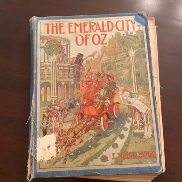 1910 The Emerald City of Oz Book - Picture 1 of 16